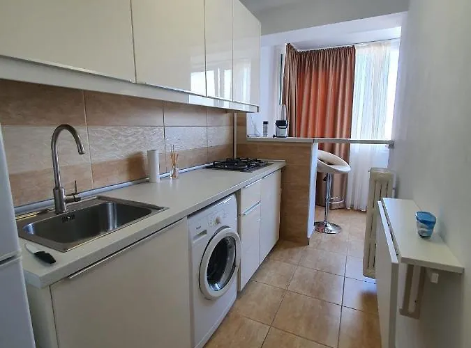 Majestic Apartment *