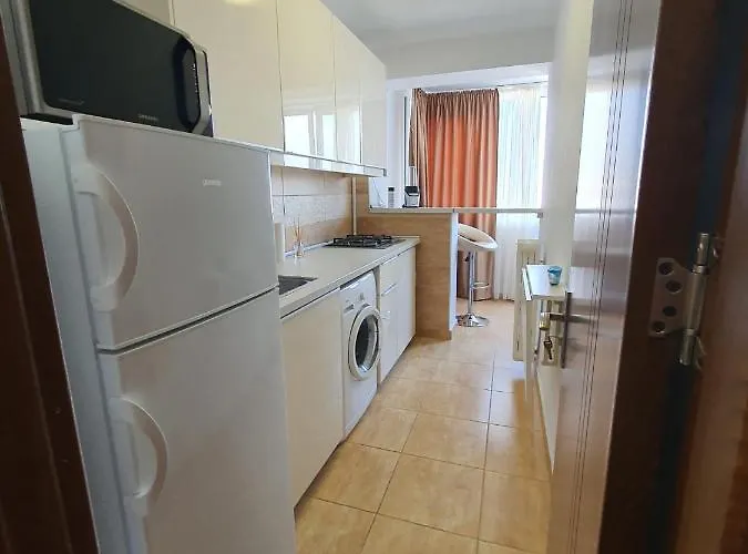 Majestic Apartment *